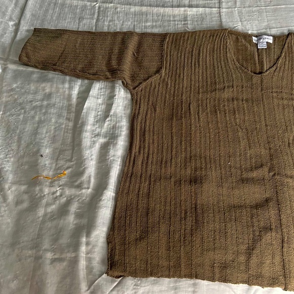 SWEATER, SILK 100%, SIZE 3X, KHAKI GREEN, V-NECK, BLOOMINGDALES, LONG SLEEVES, - Picture 3 of 5